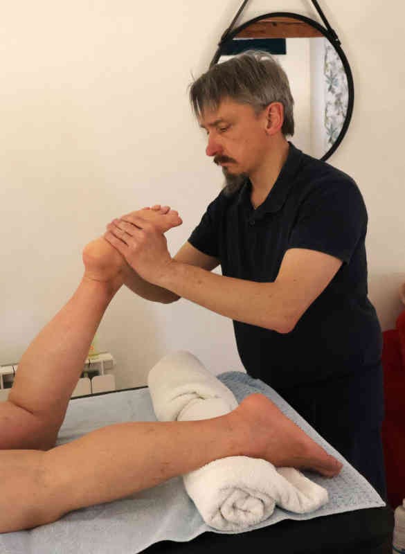 Massage pieds, mollets, jambes, reflexologie